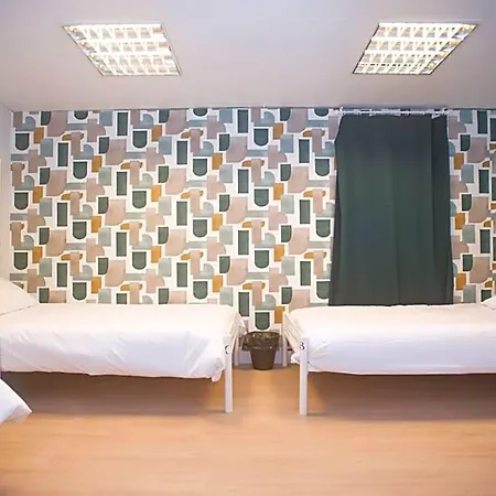 Aerostay Hotel *